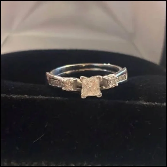 Diamond Princess Cut Natural 1 CTTW Wedding Ring Set - Picture 7 of 10